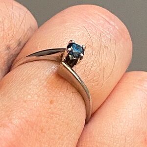 10K Gold HELZBERG DIAMONDS white gold +blue diamond ring
